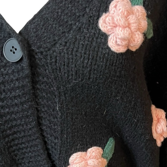 Luna + Ivy  Black Cardigan Sweater With Applique 3D Flowers Small New - Picture 2 of 5